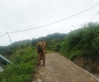 Kabel listrik tanpa tiang, warga minta PLN peduli