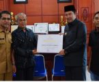 Pemkab Aceh Tengah Terima Penghargaan Kabupaten Peduli HAM