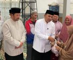 Haili Yoga dan Muchsin Hasan Salurkan Daging Qurban Untuk Ibu Hamil
